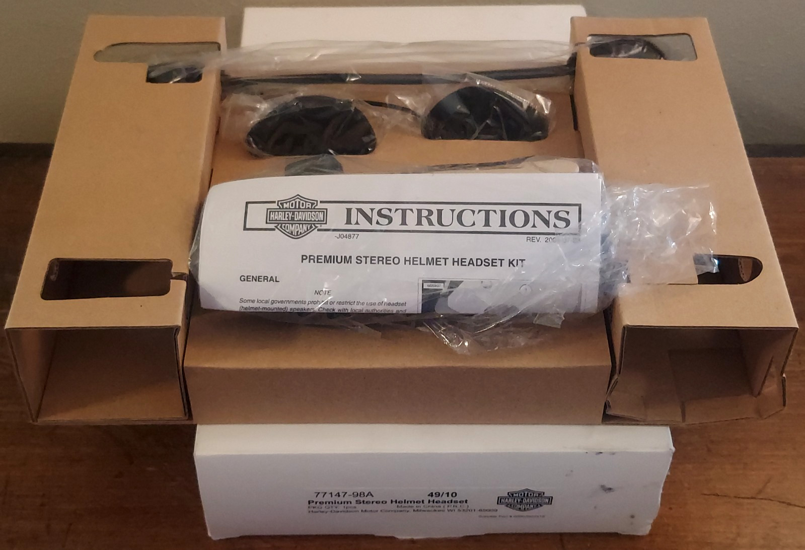 Harley Davidson Premium Stereo Wired Headset 77147-98A Microphone New In Box