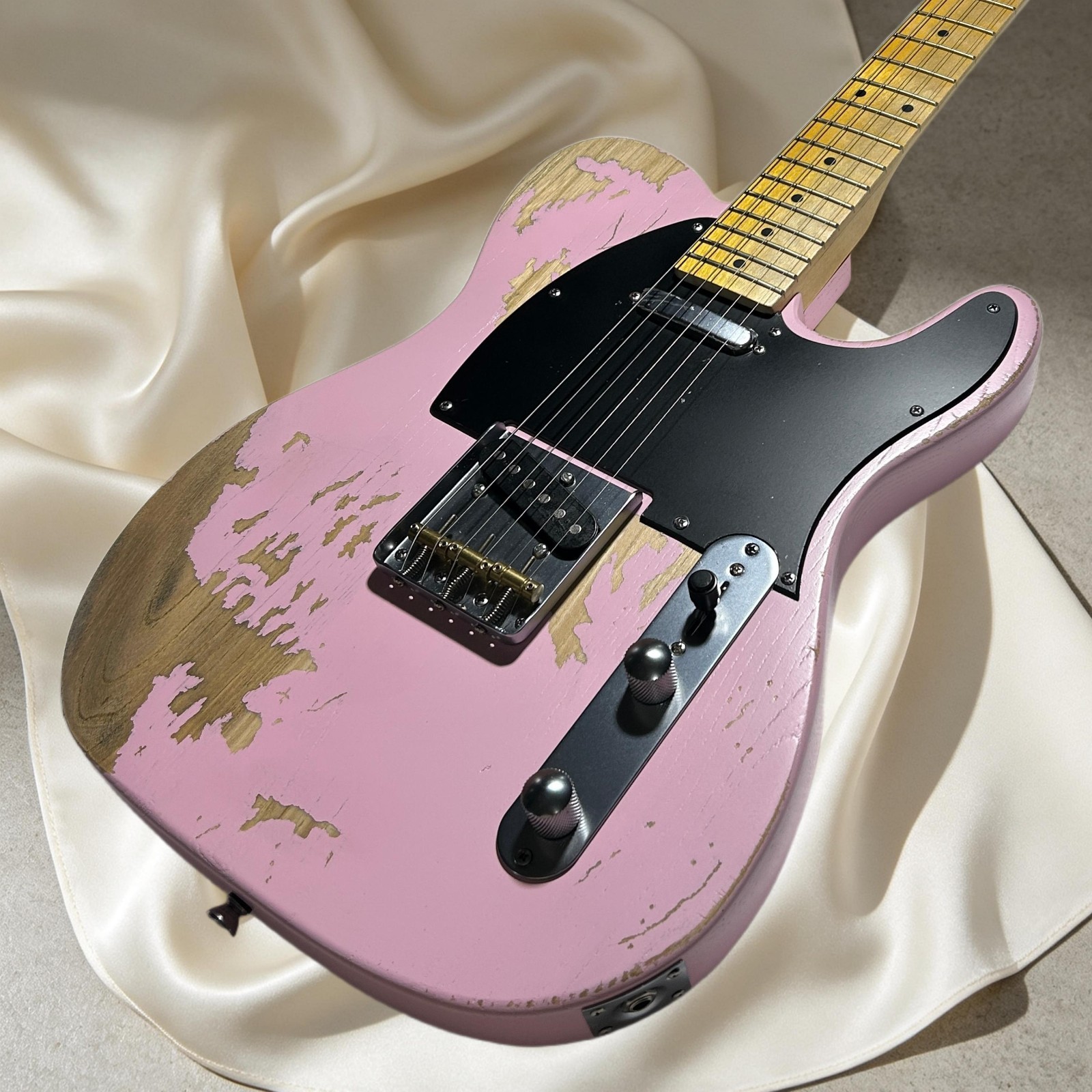 Aged Tele Electric Guitar Ash Body 21 Frets Maple Fretboard Pink Color