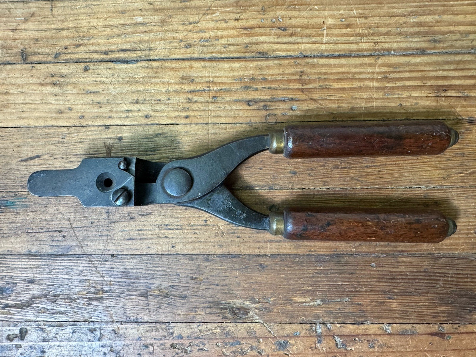 ANTIQUE 1886 WINCHESTER 40-82 BULLET MOLD LEAD MOULD WITH HANDLES 40 82