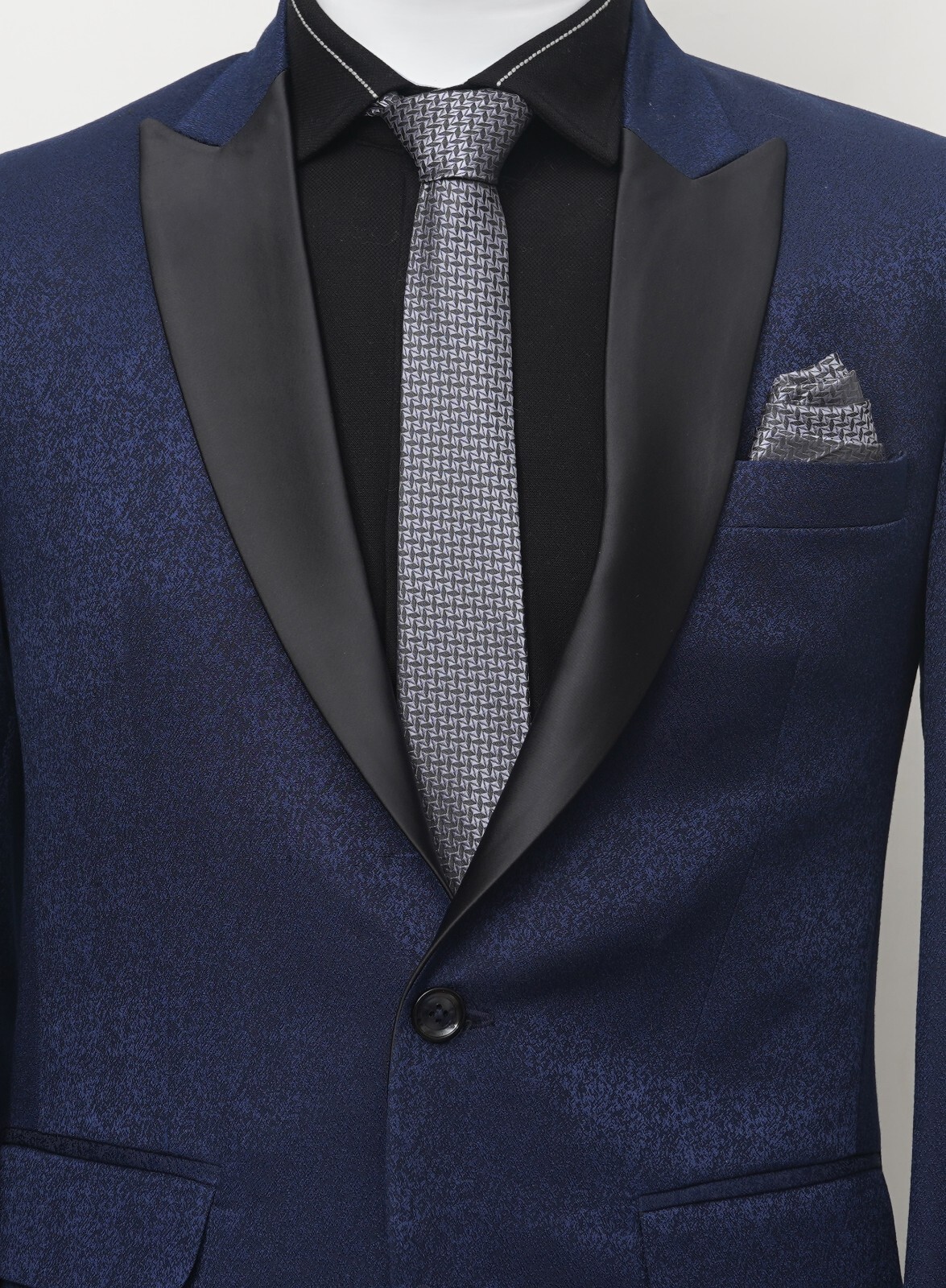 Diamond Patterned, Black and Gray Pocket Square