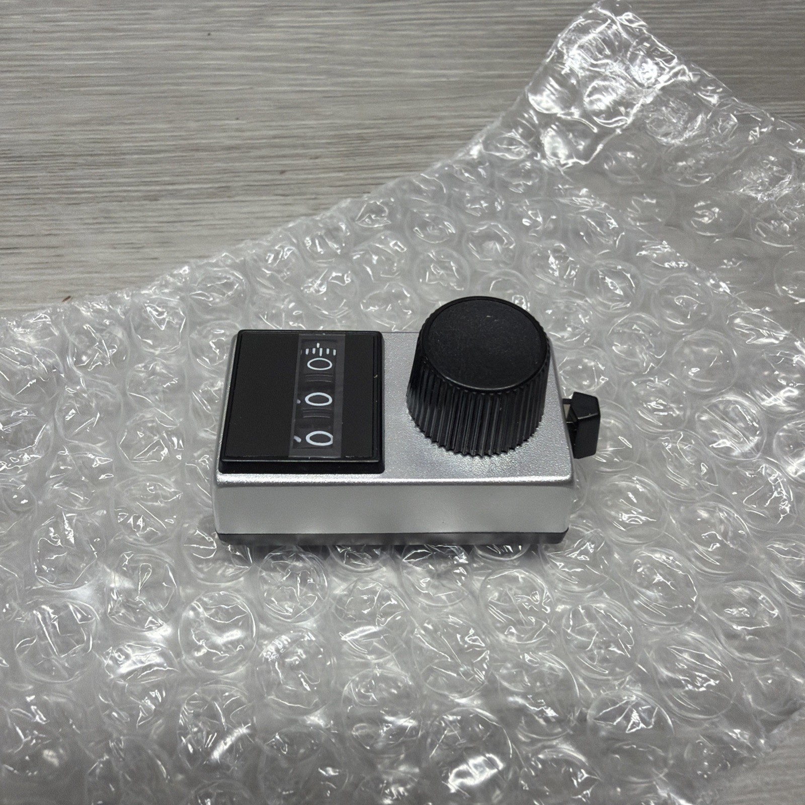 Vishay 015-1-31 3-Digit Display, New