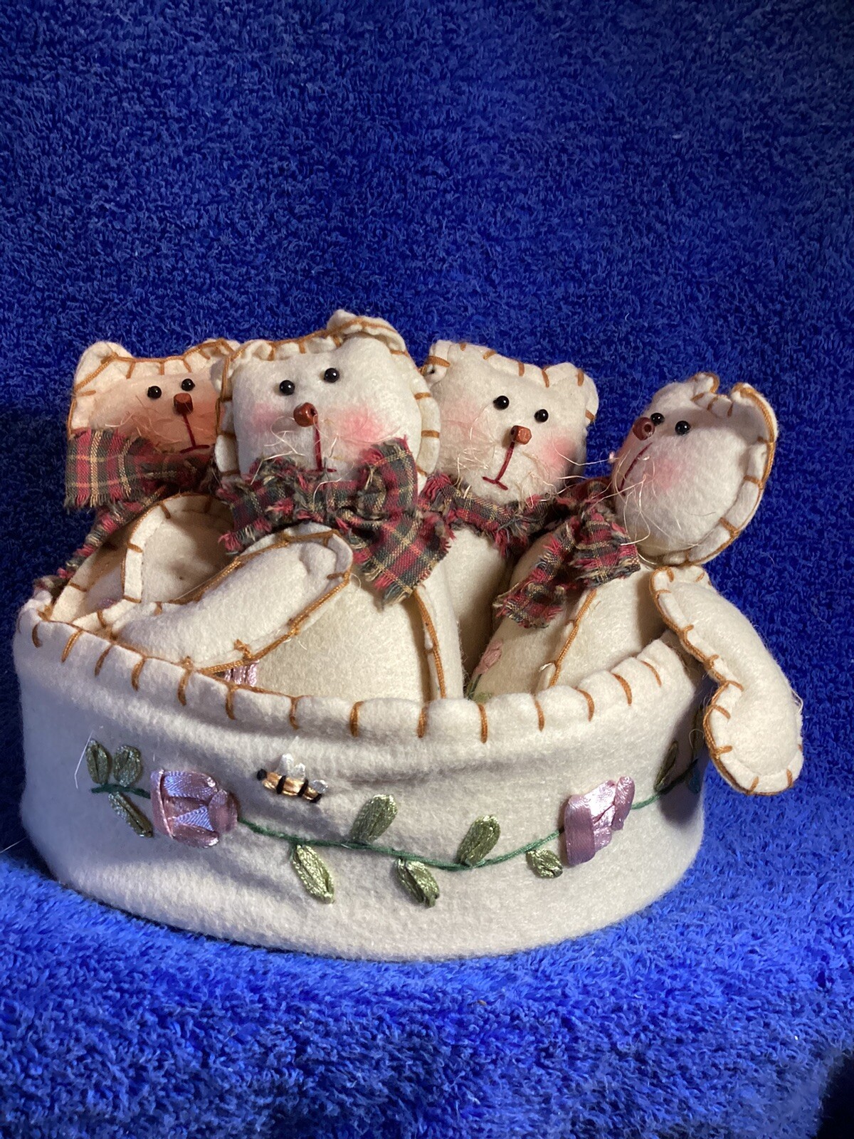 Vintage Cloth Art Decor Basket Full Of Kitten’s Floral Design With Bee On Front