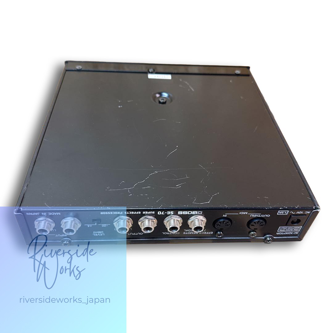 BOSS SE-70 Multi-Effects with Box and Manual
