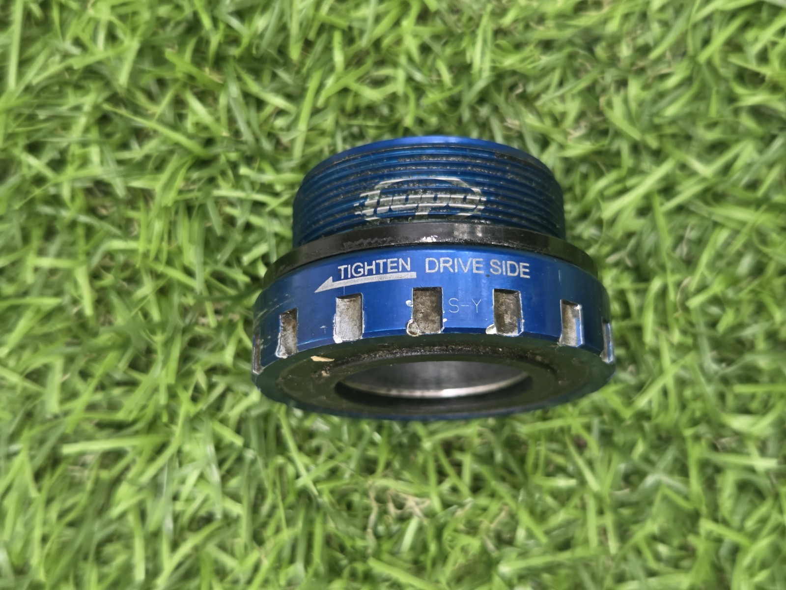 Hope Threaded Blue 83mm BB For 24mm (Shimano, Raceface) Spindle