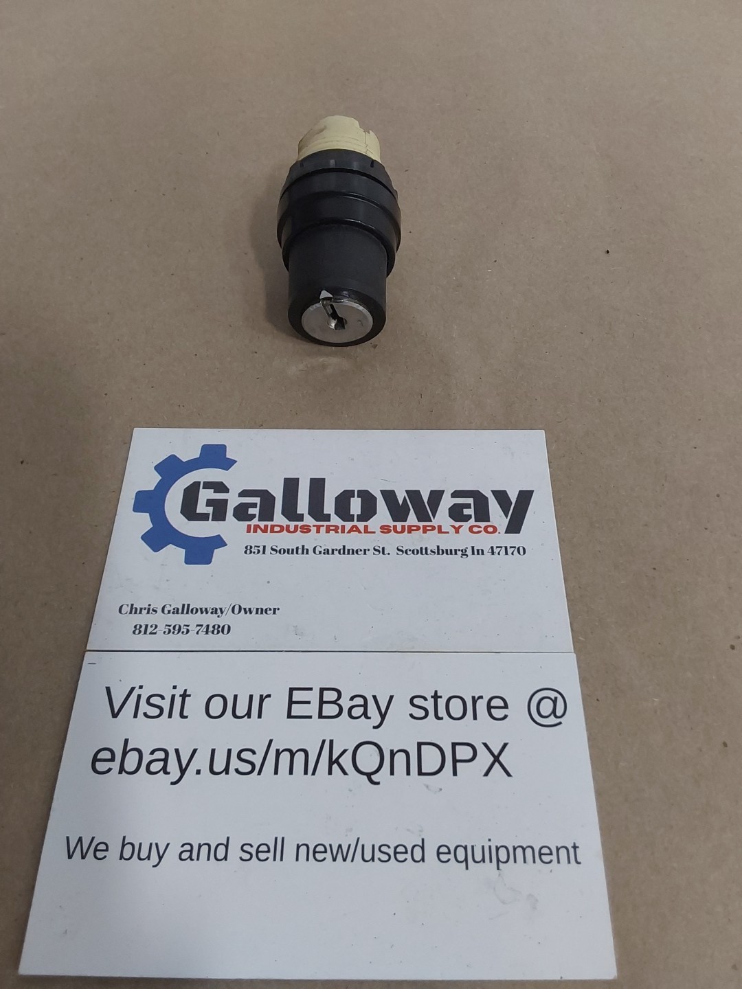 NO KEYS Square D 9001D4L80 rotary key switch