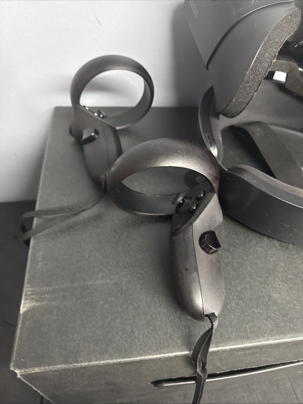 Oculus Rift S Controllers and Headset W/ Box UNTESTED!