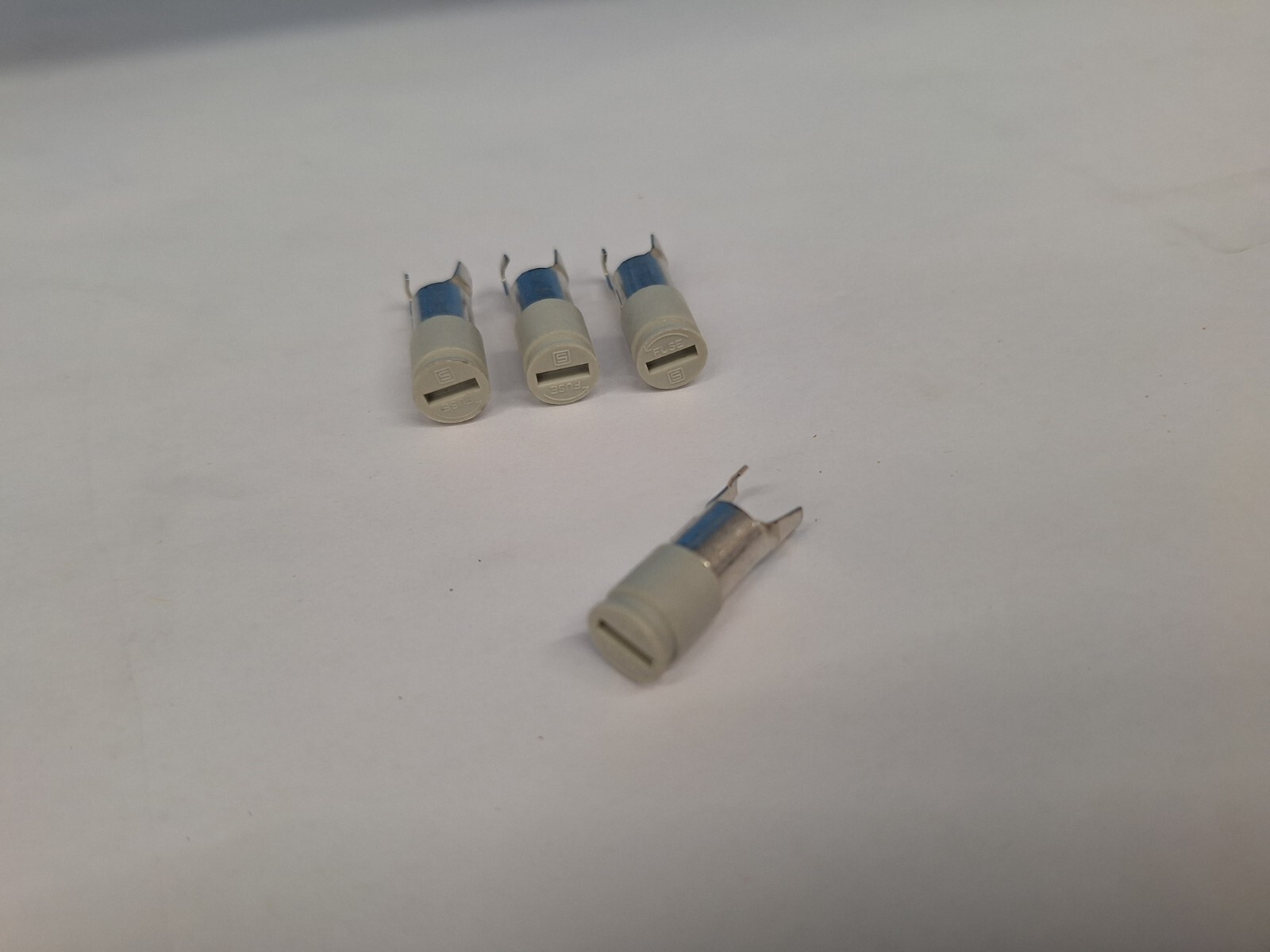 4x ADCOM GFA5800 fuseholder caps