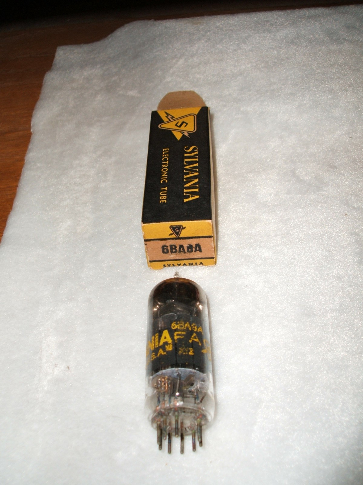 (1) NOS Sylvania 6BA8A Vintage Radio  VACUUM TUBE Hickok 539C Test