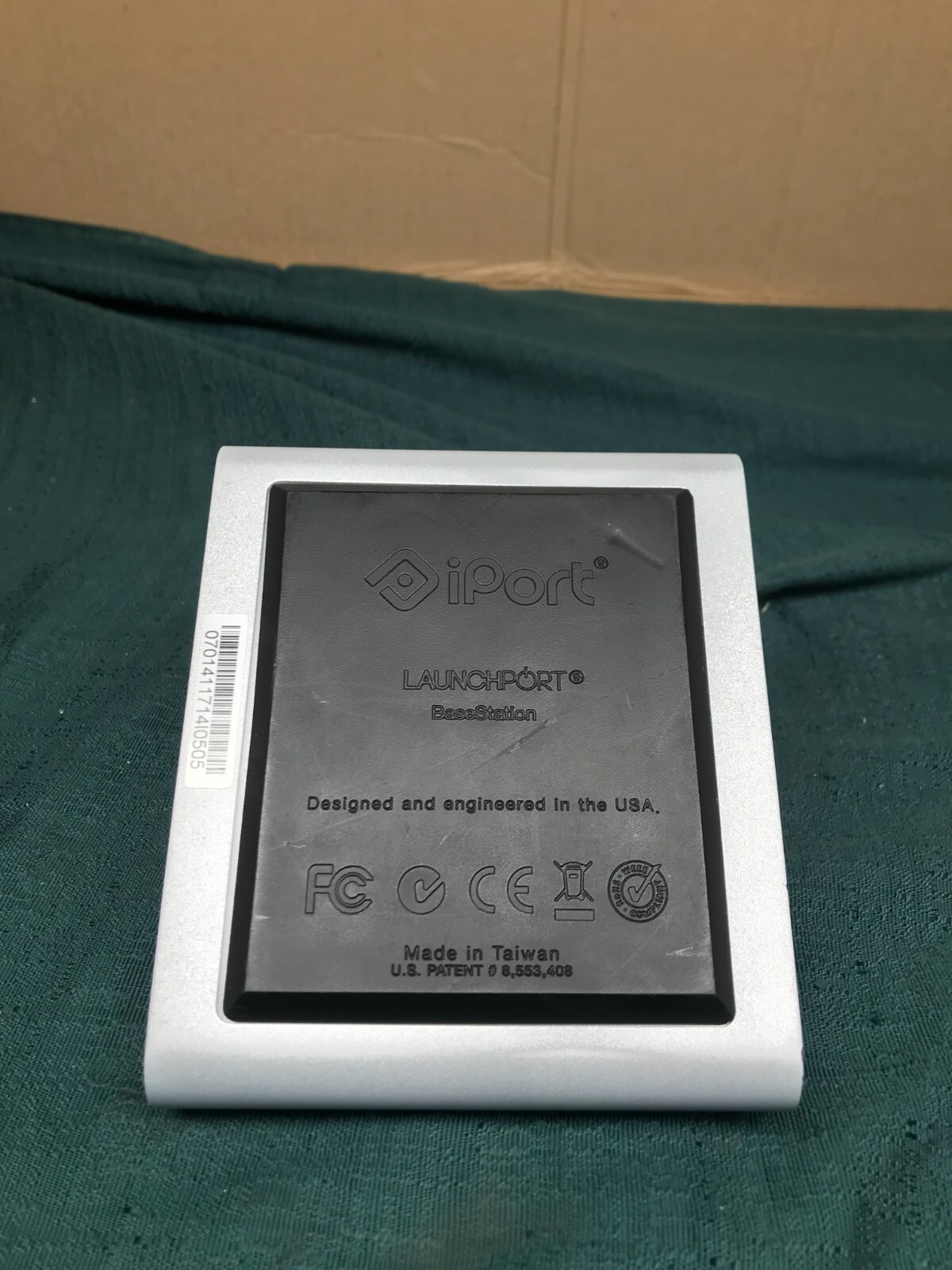 iPort LaunchPort BaseStation iPad Stand - White