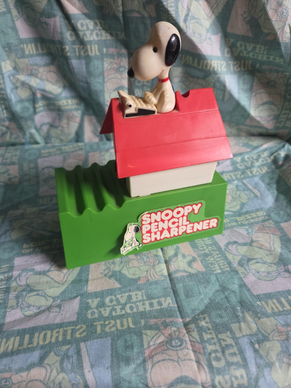 1968 Kenner Snoopy Pencil Sharpener Doghouse Peanuts missing sharpener