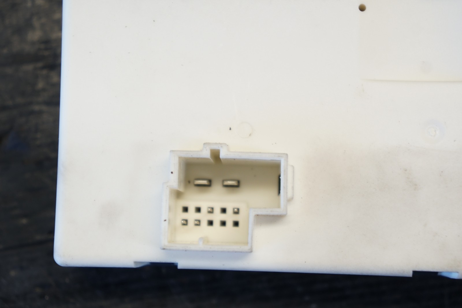 2017 - 2019 MERCEDES BENZ S213 E400 TAIL GATE CONTROL MODULE OEM A2139000500