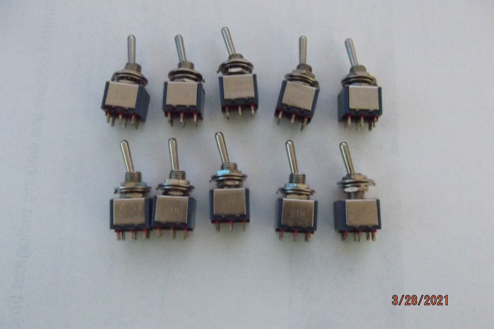 TOGGLE SWITCH , MINITURE