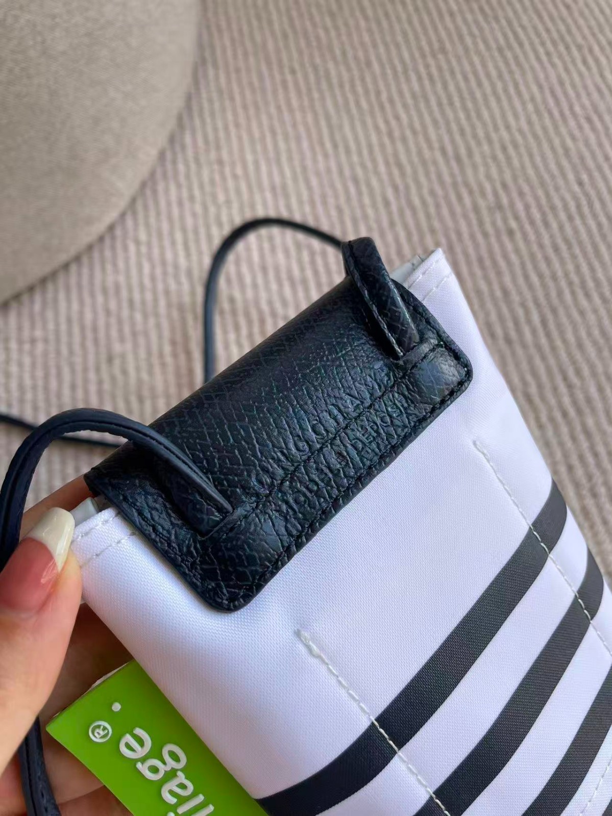 Longchamp New Large-Capacity White Striped Phone Pouch