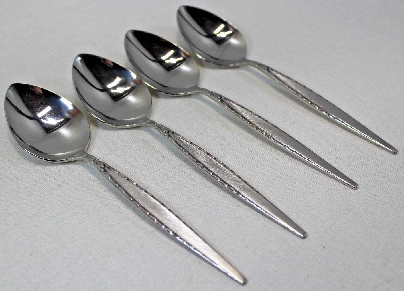 Oneida VENETIA Community Stainless Flatware - Set of 4 Oval/Soup/Place Spoons