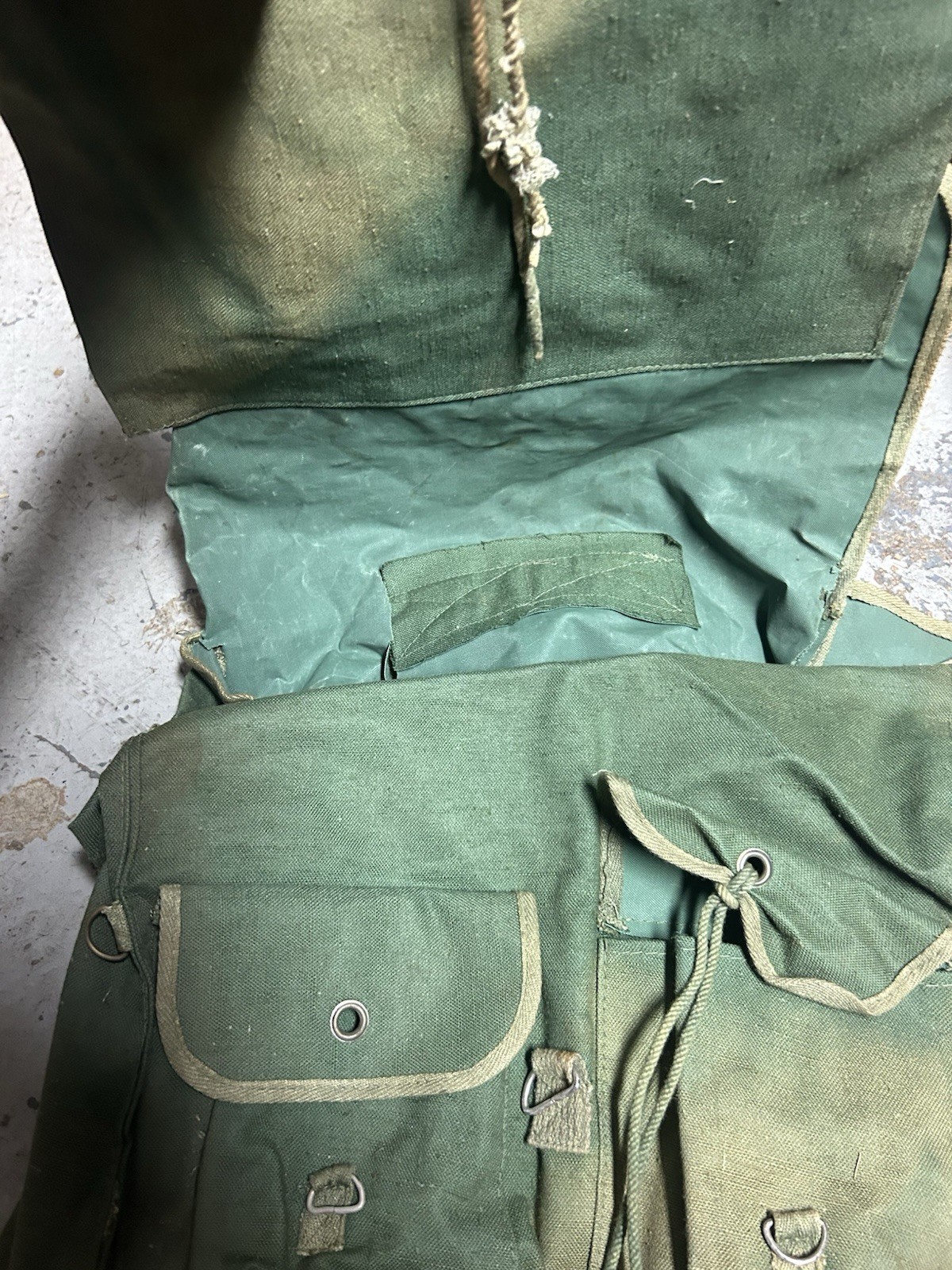 Vintage Possibly US Army Green Backpack Decent Shape 1950-1980?