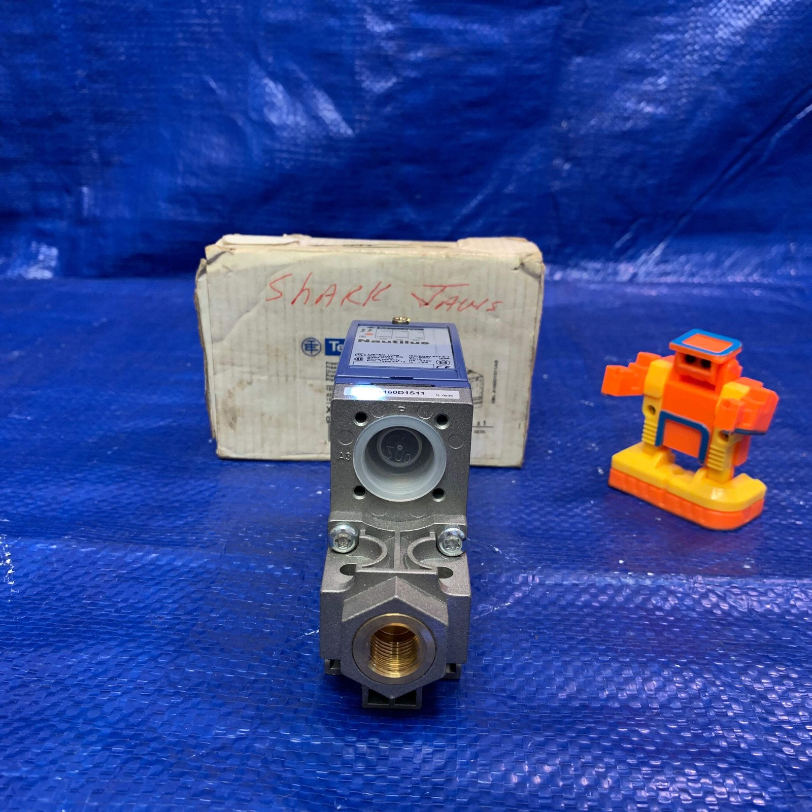 Telemecanique XMLA160D1S11 Pressure Switch (Open Box)