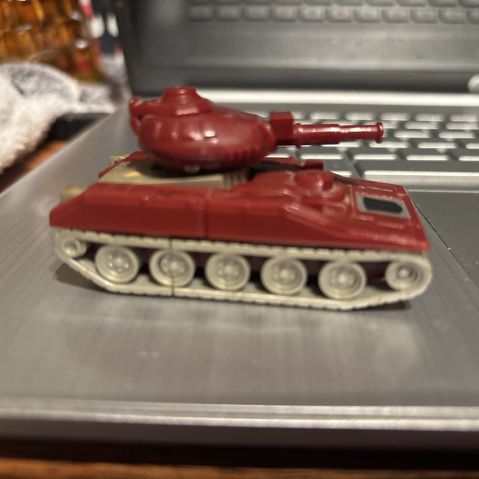 Vintage 1984 Transformers G1 Red Mini Tank Micromasters Takara Autobot Used