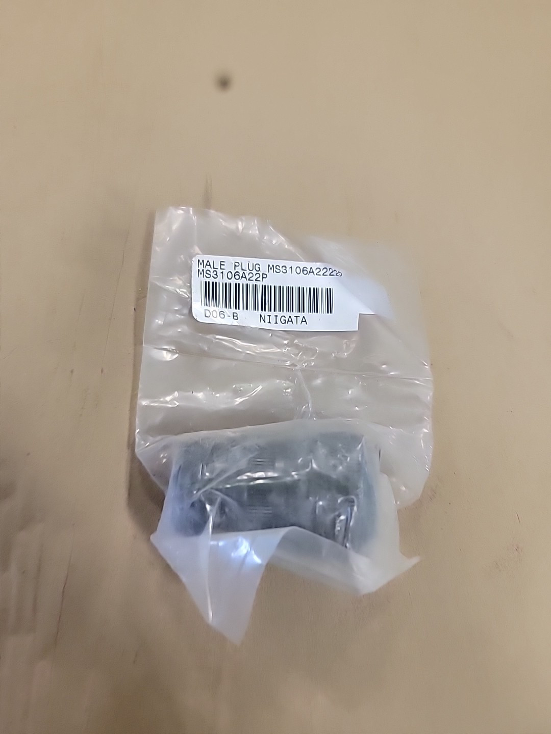Amphenol MS3106A22-22P Circular Connector MS3106A2222P