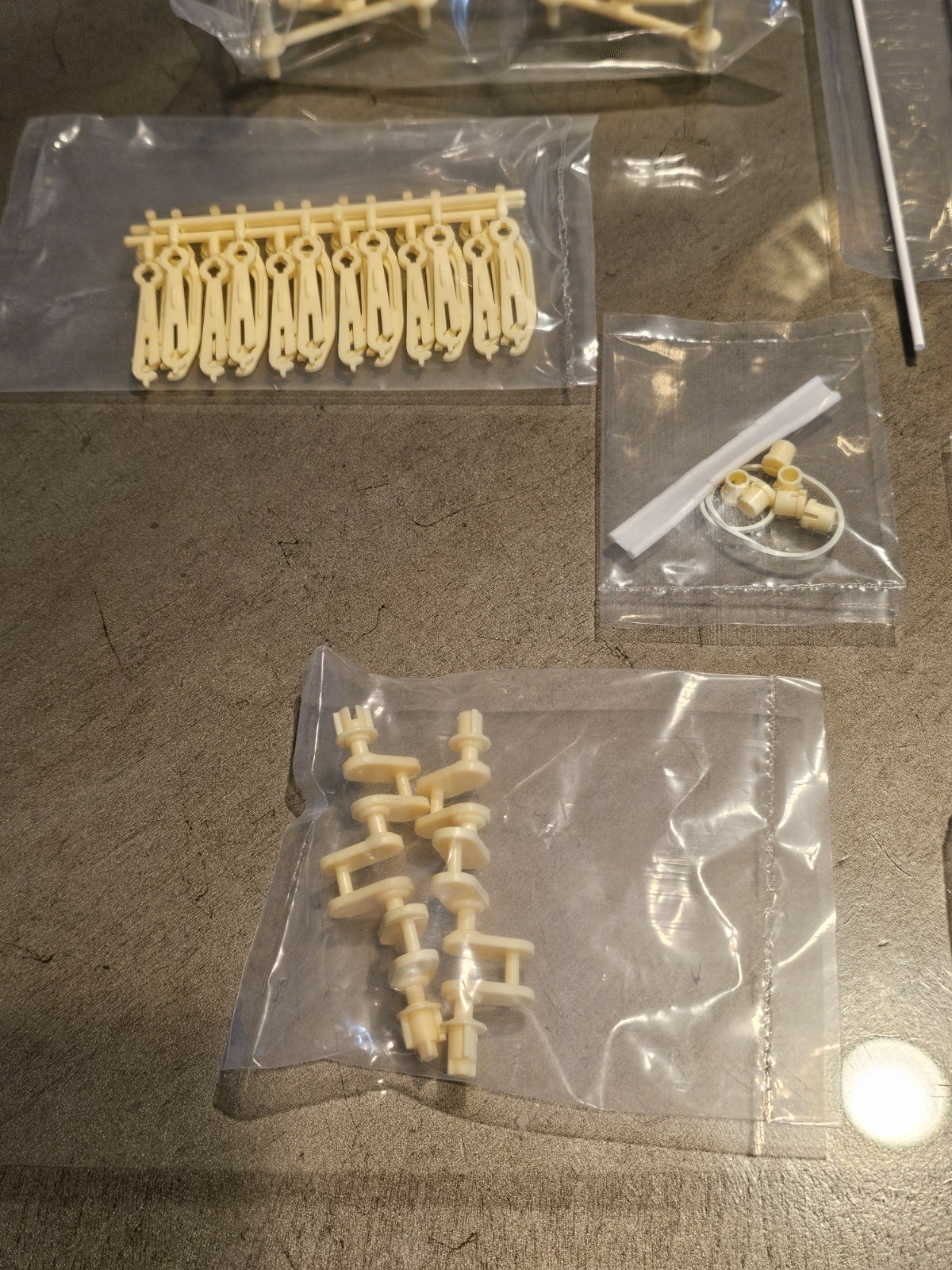 Jr. Scientist Series Create Wind-Walking Artificial Life Strandbees Model Kit