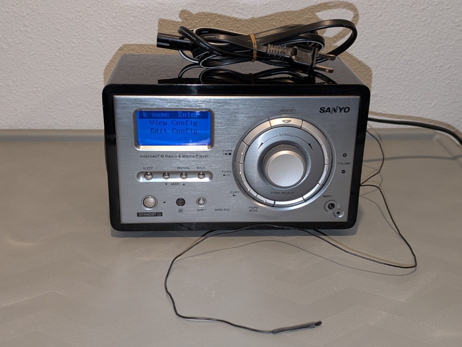 Sanyo R227 Internet FM Radio Media Player Tested Working