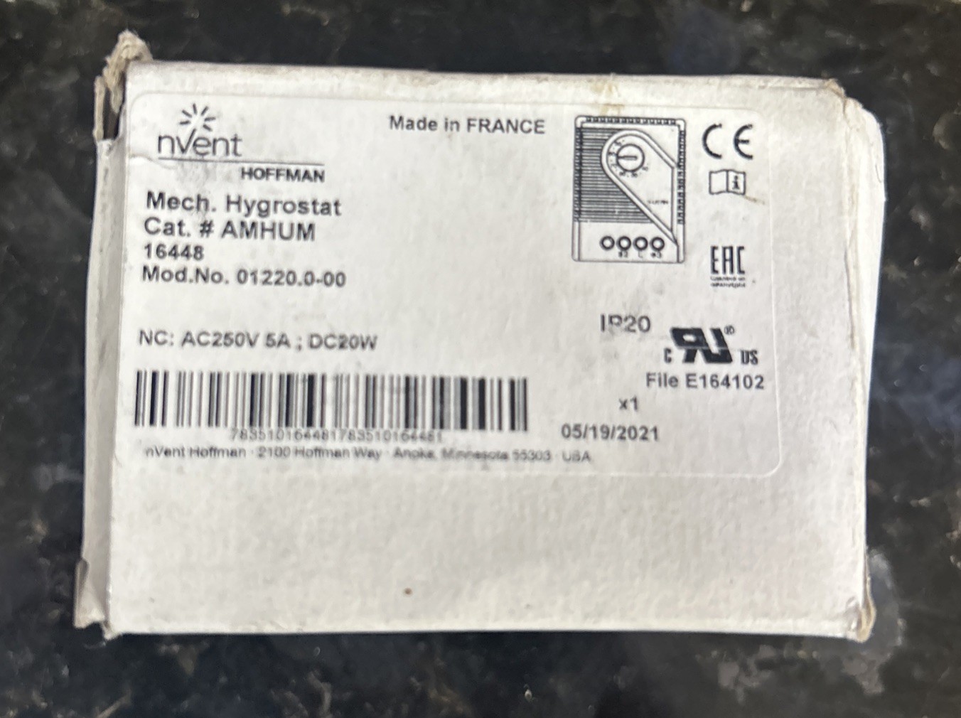 Nvent 01220.0-00 Vertical Hygrostat Mechanical SPDT Relative Humidity Controller