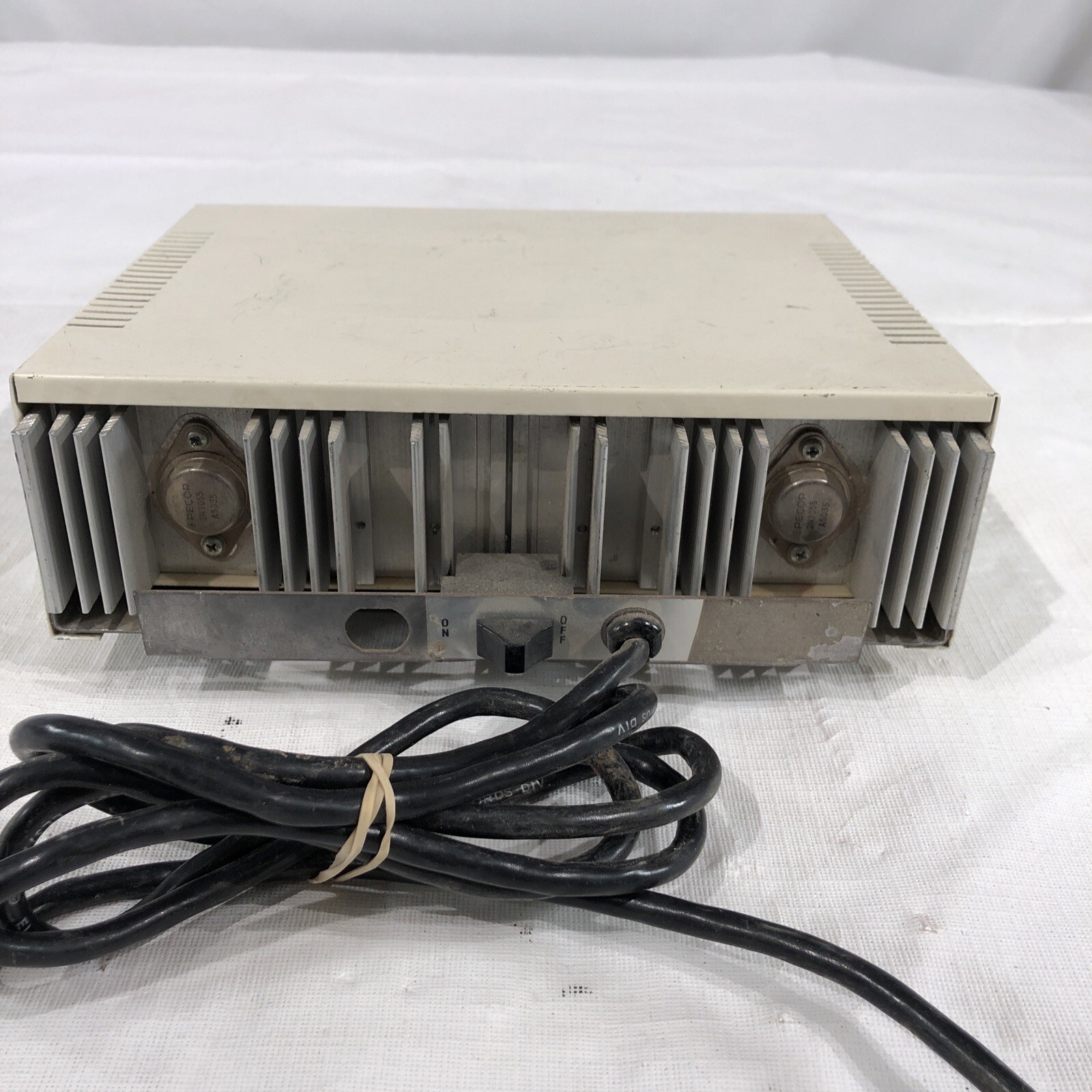 COMPUTER GRADE DC POWER SUPPLY-POWERS ON