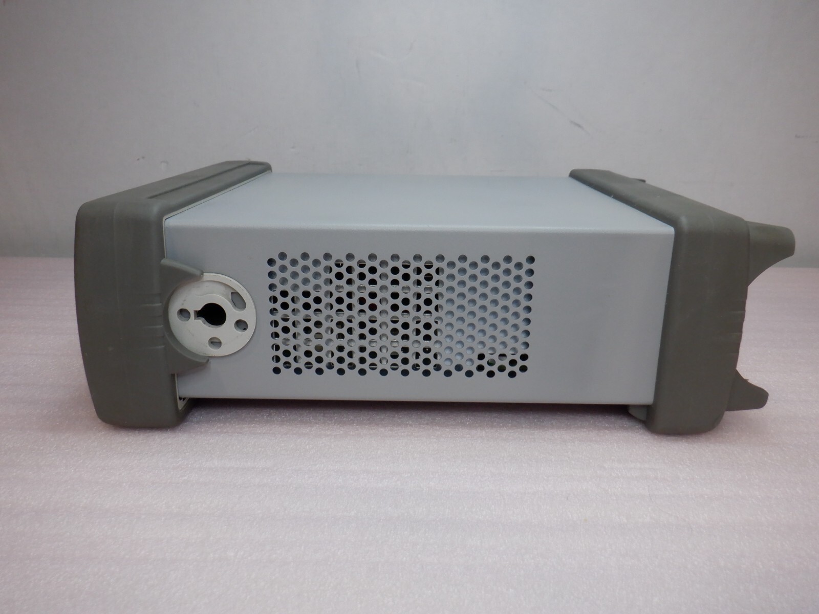 AGILENT 33220A ARBITRARY WAVEFORM GENERATOR