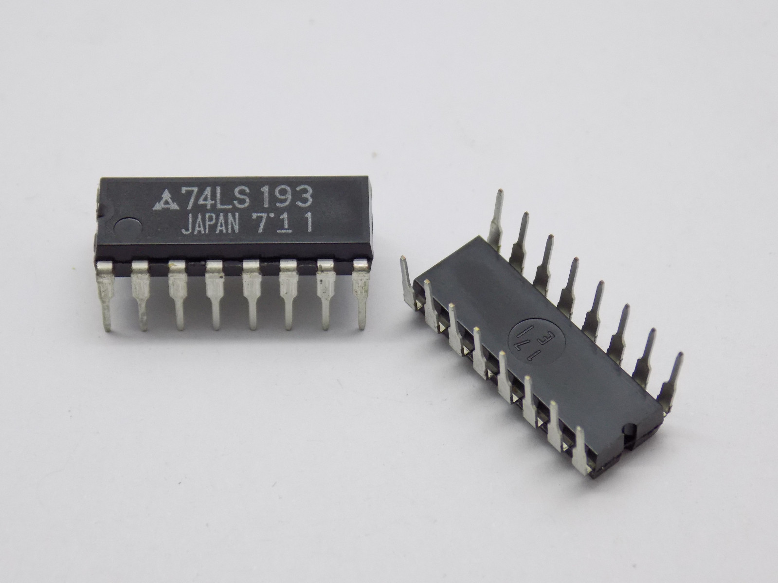 25x MATSUSHITA 74LS193 4-Bit Up/Down Binary Counter PDIP-16
