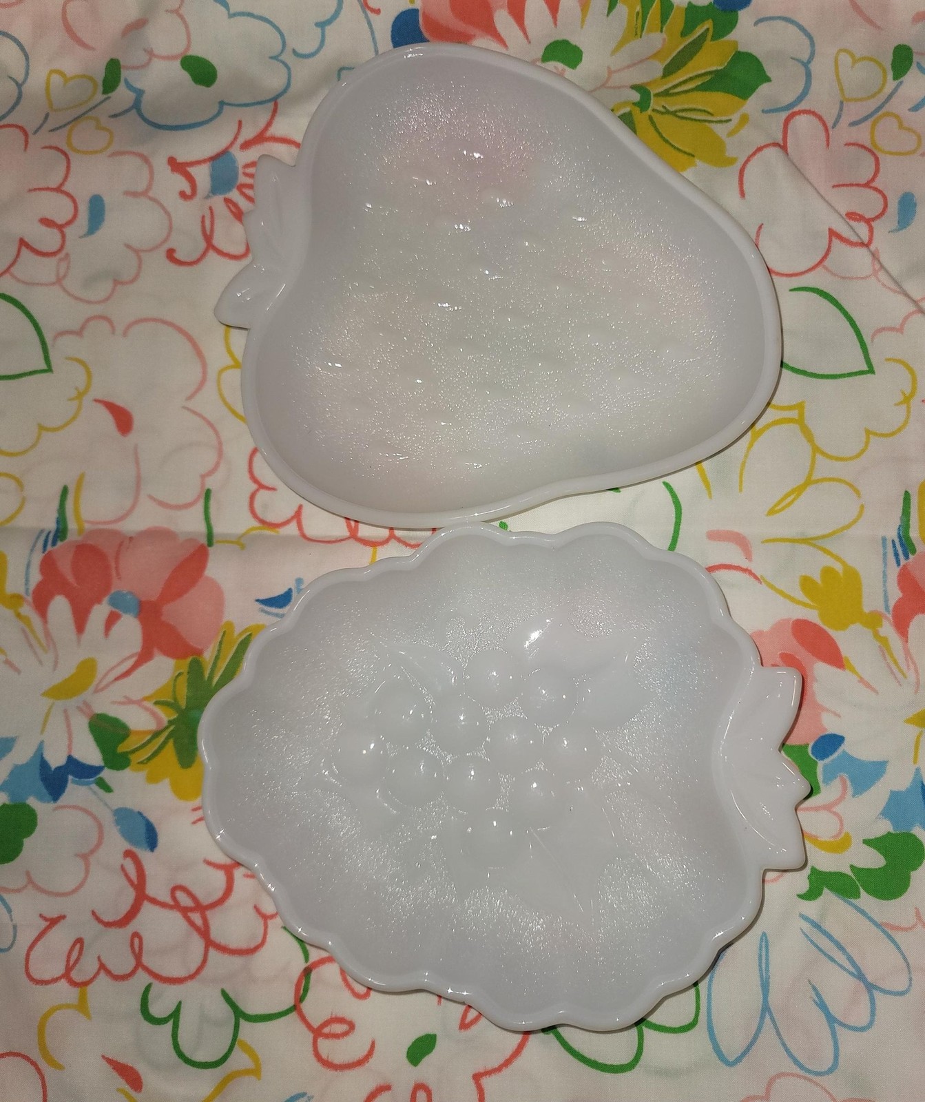 Vintage Set of Milkglass Fruit Dishes