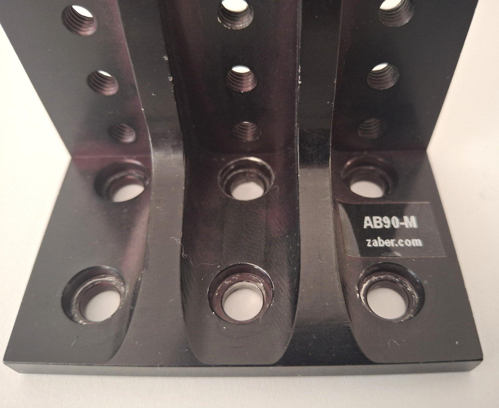 Zaber AB90-M Right-Angle Mounting Bracket