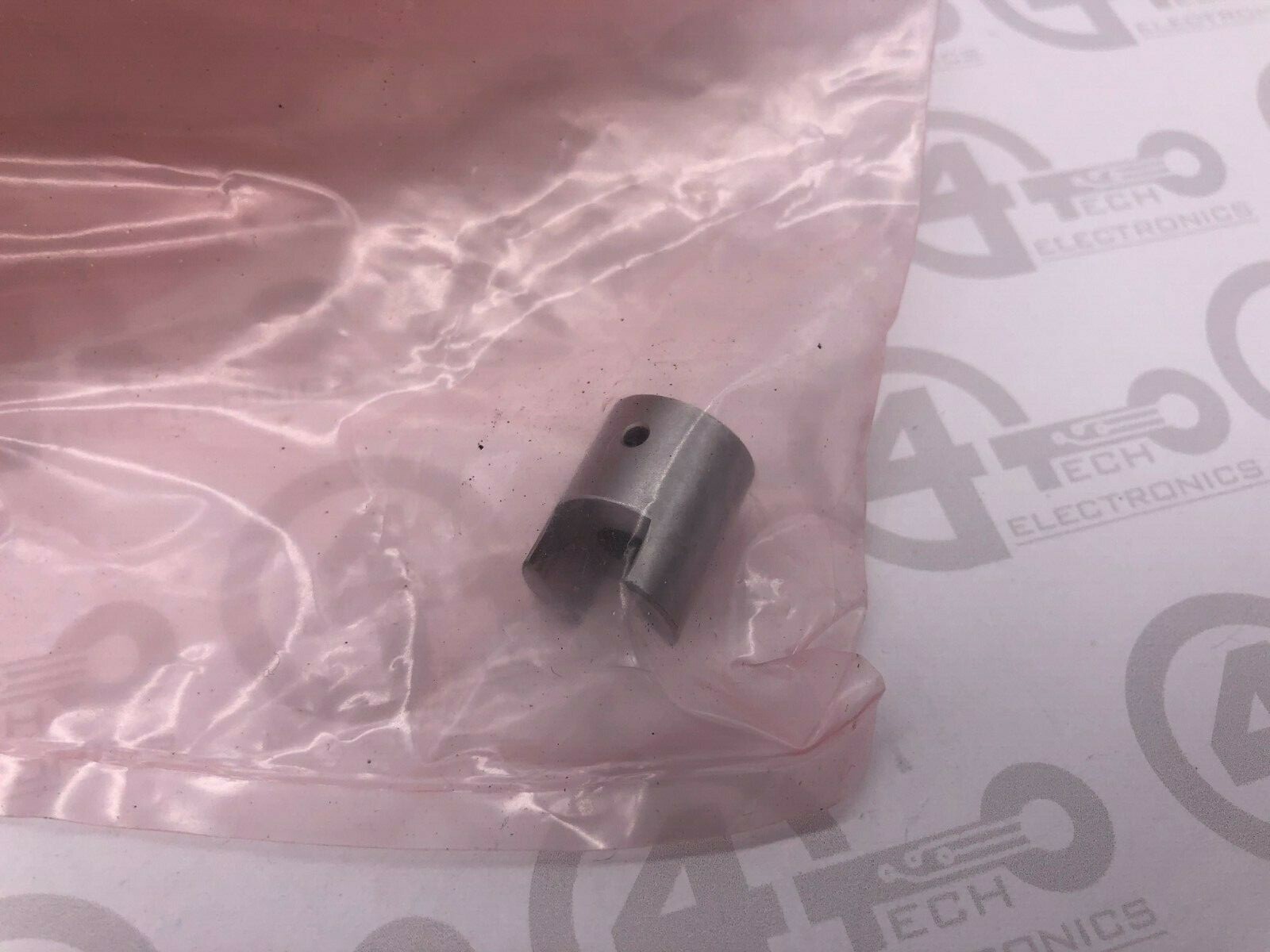 Universal Instruments 42278302 Female Coupling