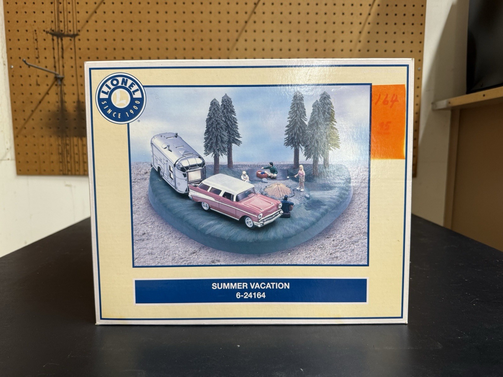 Lionel 6-24164 Summer Vacation Accessory, Brand New