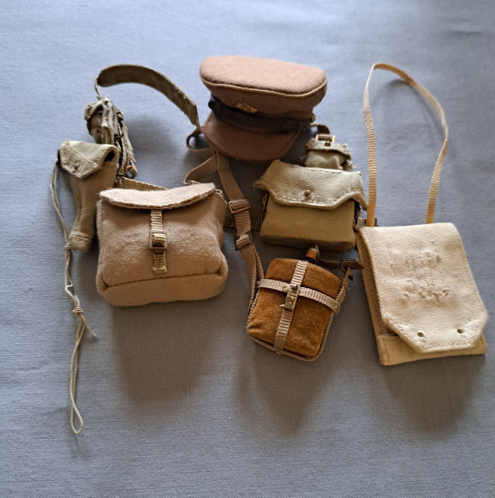 1/6 Dragon WWII British Officer's '37 Pattern Web Equipment