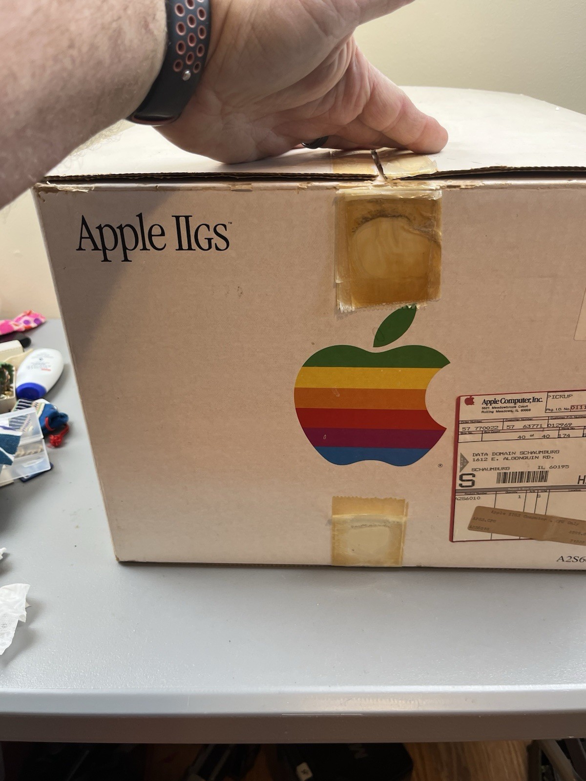 Apple IIGS A2S6000 Computer w/ Original Box, Keyboard, Mouse, Cable Book Works