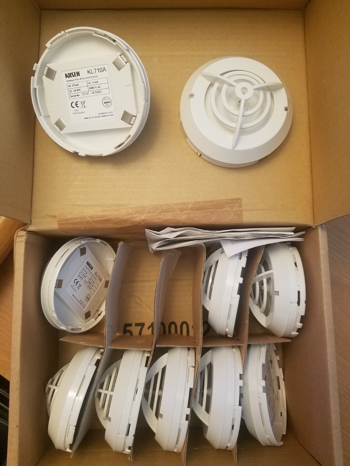 KILSEN - GE SECURITY BUNDLE OF 10 ANALOGUE THERMAL DETECTOR KL710A w/KZ700 BASE