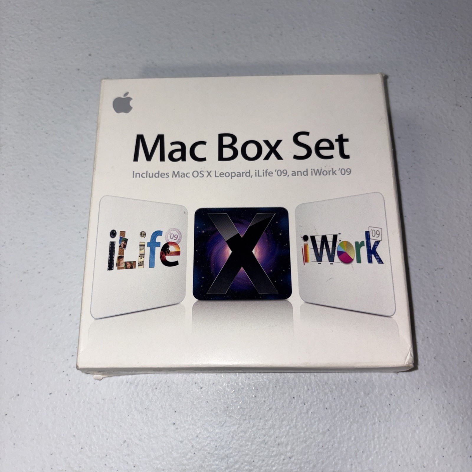 Apple 2009 Mac Trio Box Set: Mac OS X Leopard iWork 09 iWork 08