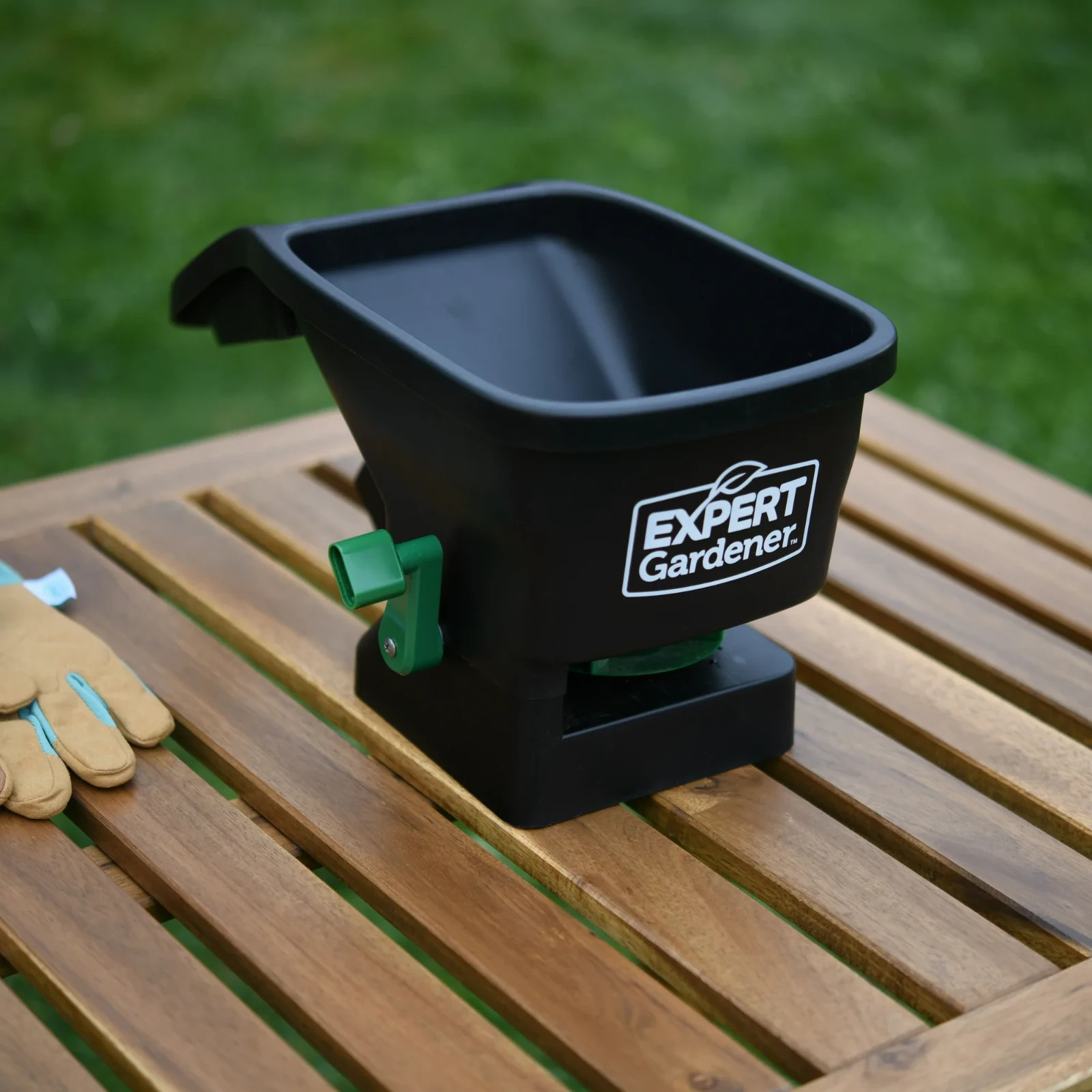 Expert Gardener 6 lb Capacity Handheld Broadcast Spreader
