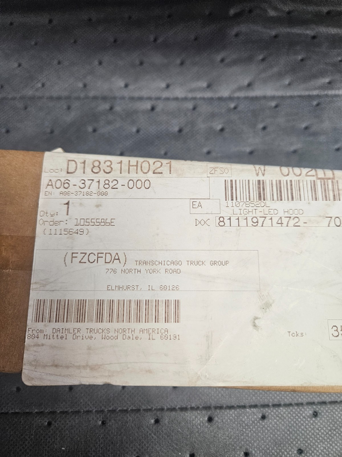 A06-37182-000 Marker Light Bar for Freightliner