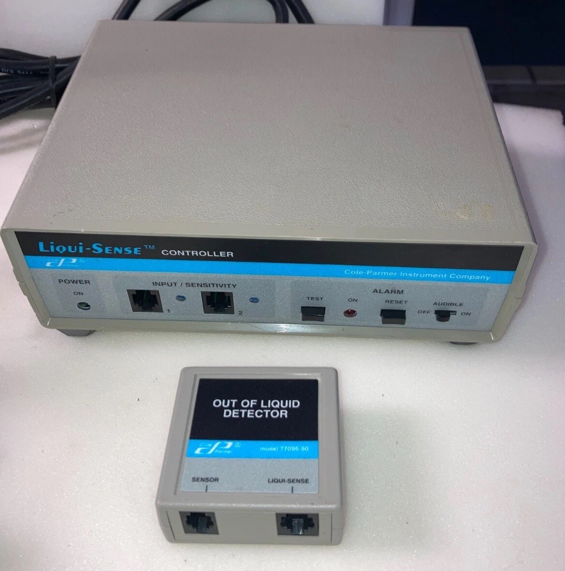 COLE-PARMER 77096-00 LIQUI-SENSE CONTROLLER & 77095-50 OUT OF LIQUID DETECTOR