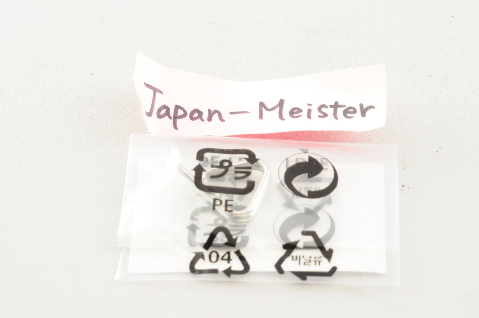 US Duty Paid New Genuine Nikon Camera Triangular Strap lug Set 2rings & 2covers