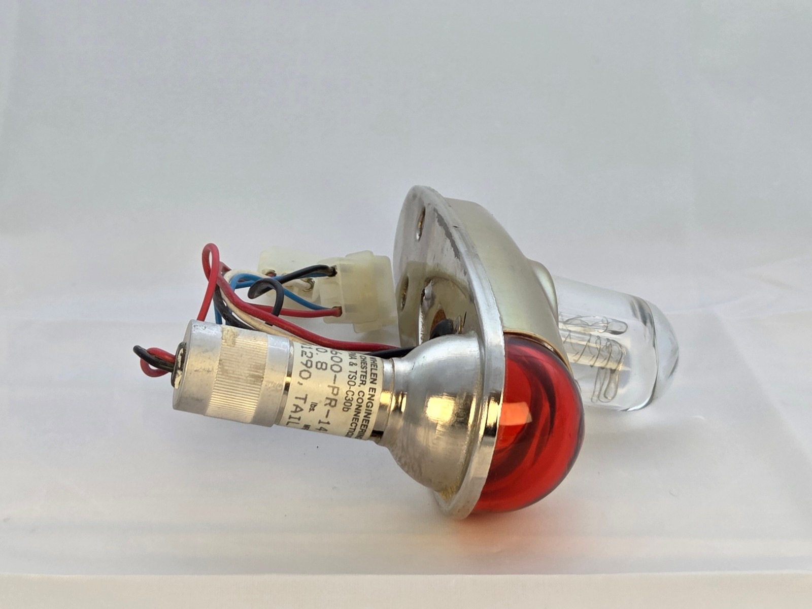 Whelen Red White Position Strobe Light Assembly – A600-PR-14V