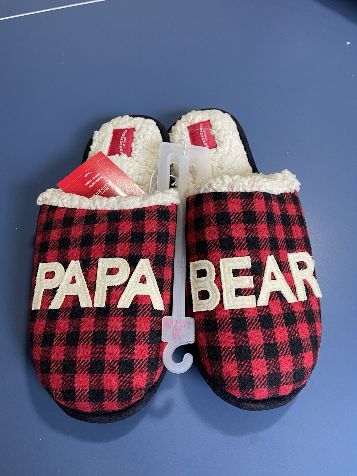 Wondershop: "Papa Bear" Slippers, Size Mens M (9/10), Color (Plaid) Red, NWT