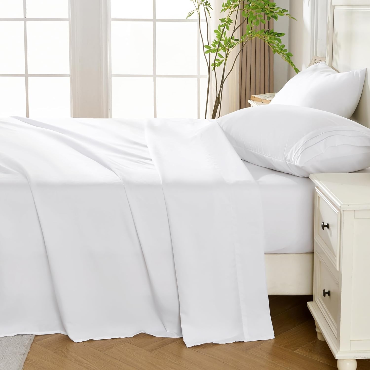 White Queen Sheet Set 4 Pieces Soft Bedding Queen Sheet Set Breathable & Cooling