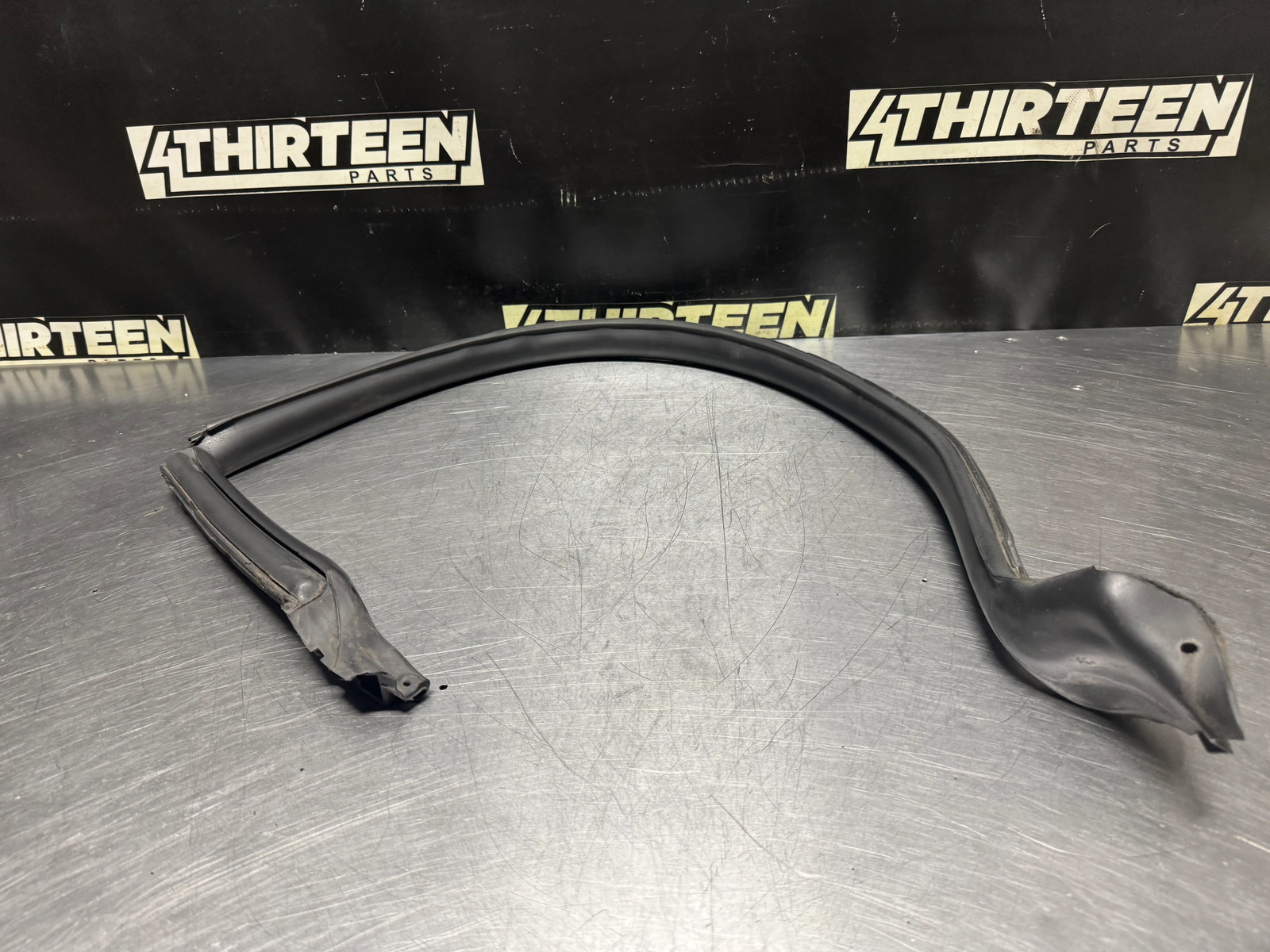 01-04 C5 Z06 FRC CORVETTE RH PASSENGER DOOR SEAL OEM #N553