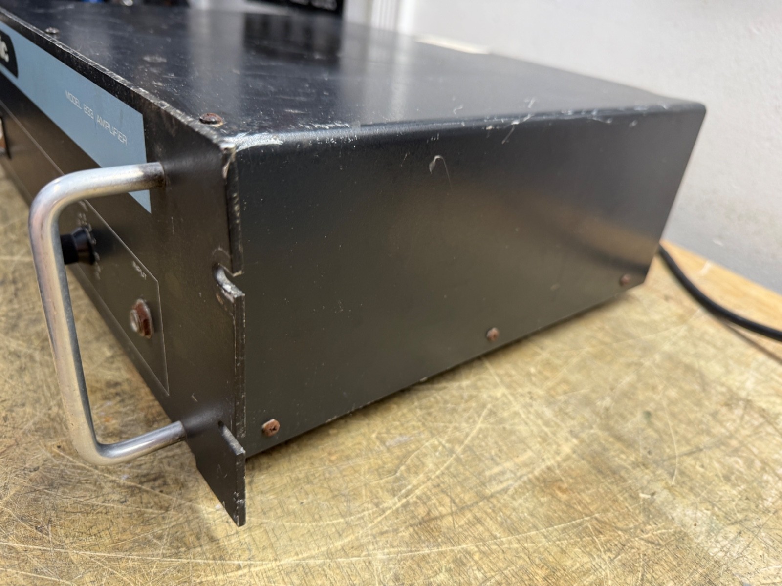 ACOUSTIC 833 POWER AMPLIFIER