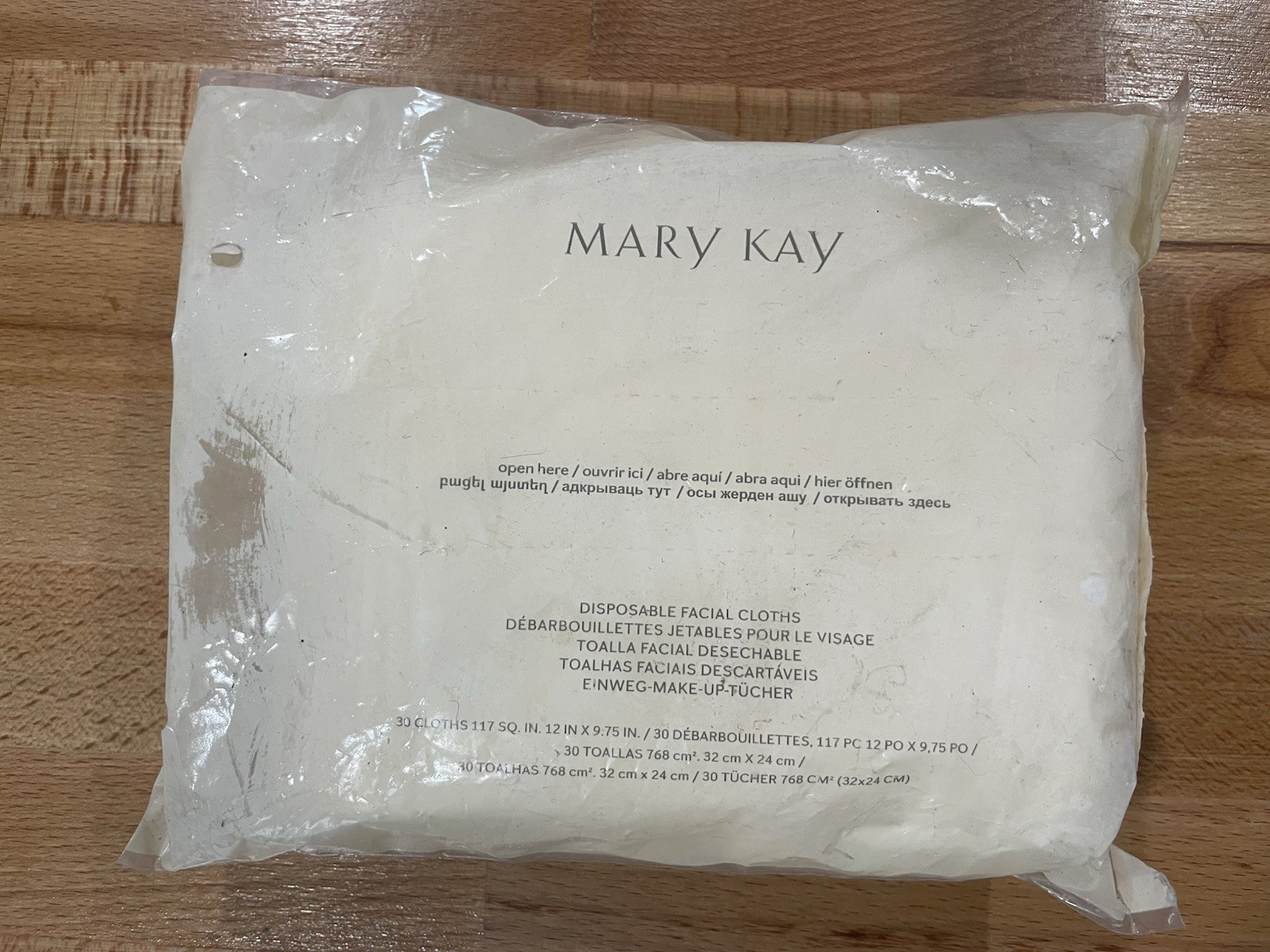 New & Sealed Mary Kay Disposable Facial Cloths Pack of 30 ~ C-47