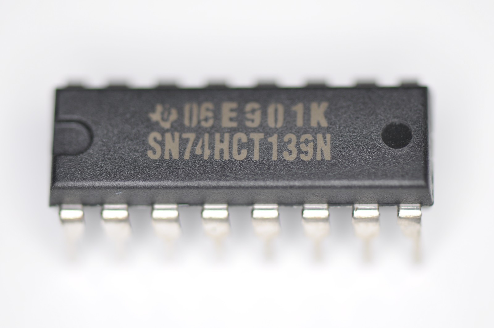 (48 pcs) 74HCT139N Dual 2‑to‑4 Decoder/Demux – TI + NXP Mixed Lot – NOS
