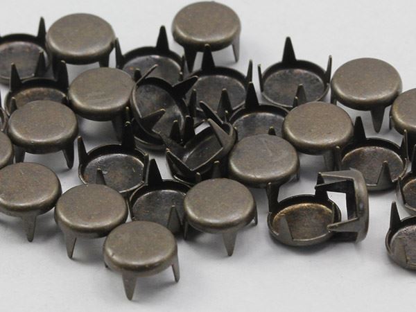 Size 30 Gold Antique Spot Nailhead 4 Prongs Non Rusting - 100 PCS