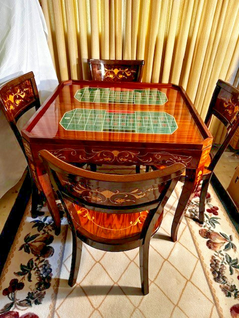 SORRENTO ITALY MAHOGANY & ROSEWOOD GAME TABLE & 4 INLAID WOOD CHAIRS