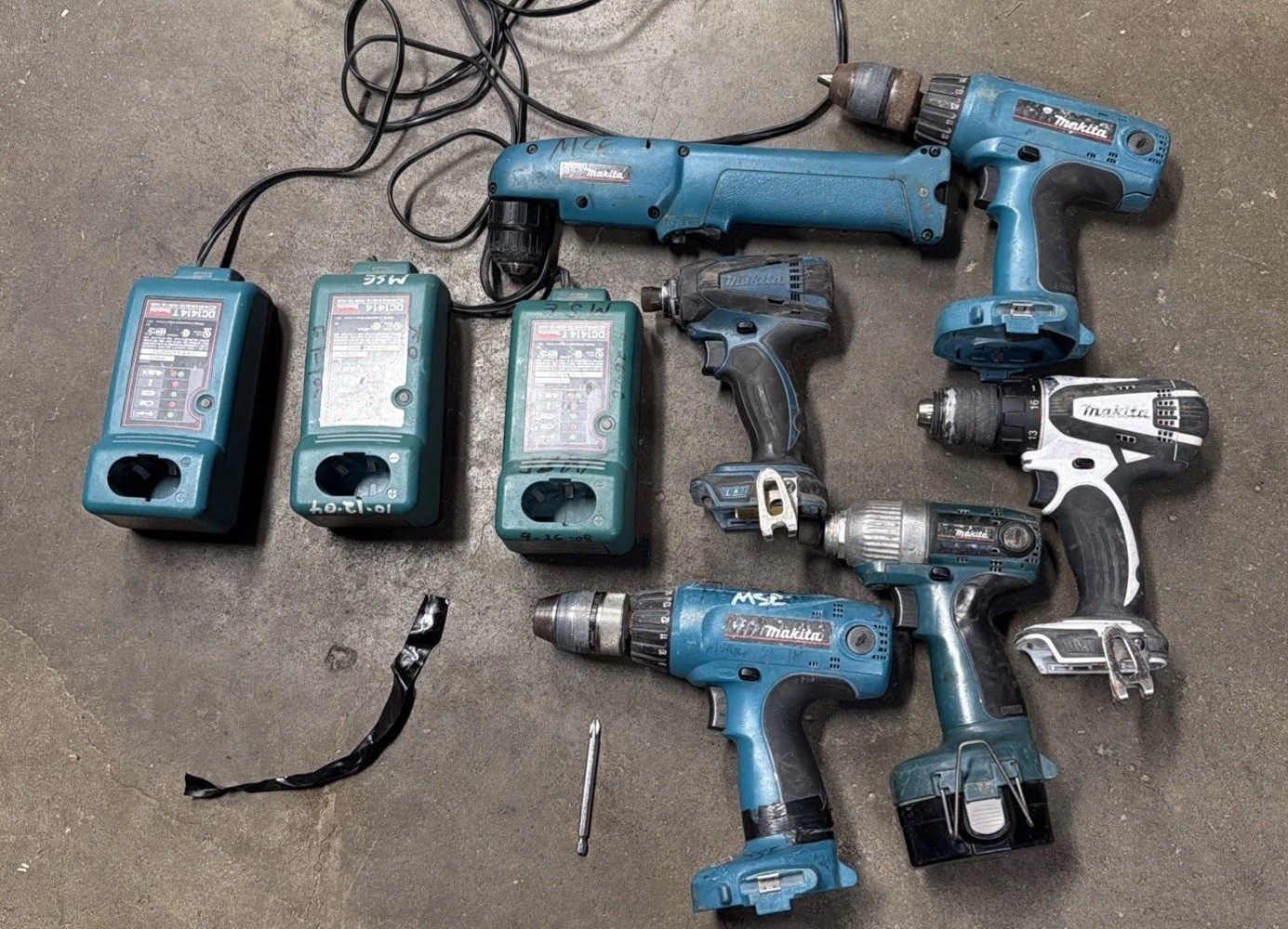 Makita Driver-Drill/Impact Driver Combo Kit 18V Cordless w/Chargers And Battery